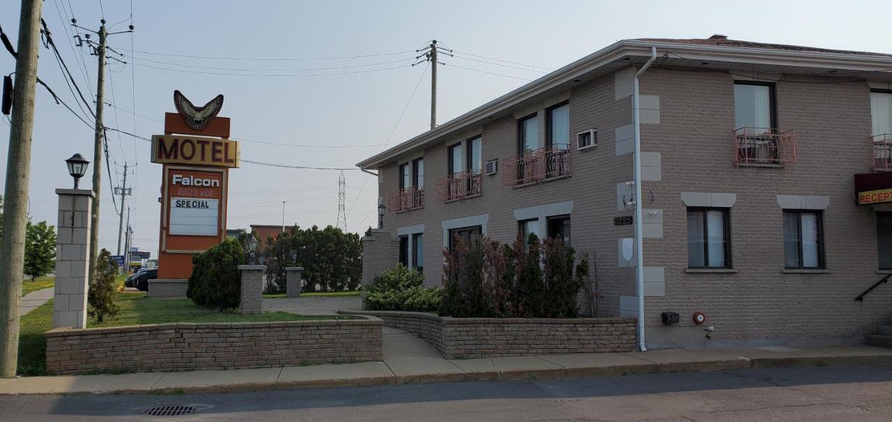 Le Falcon Brossard Esterno foto