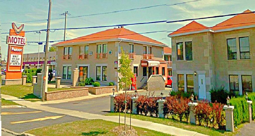 Le Falcon Brossard Esterno foto